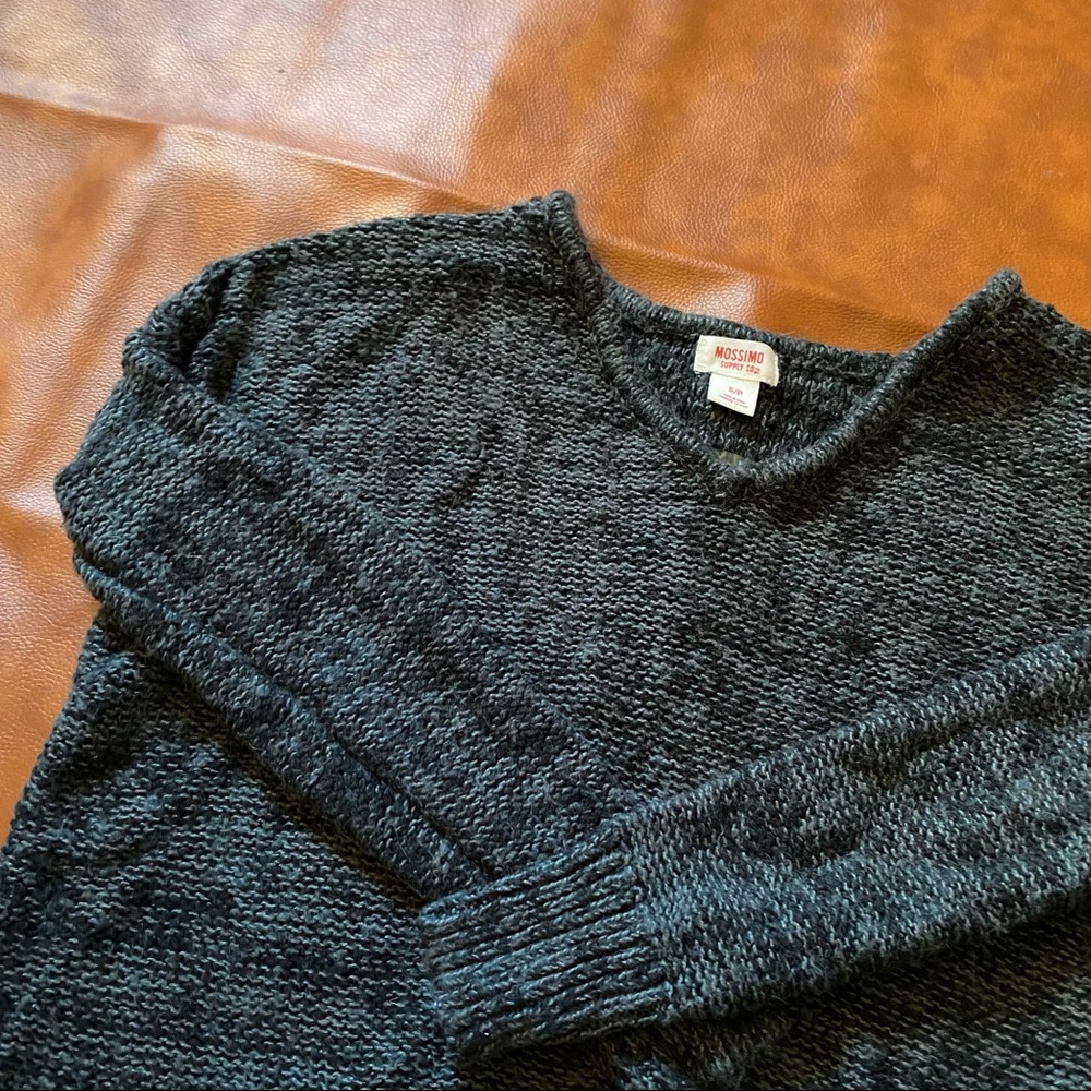 Mossimo Sweater | V-Neck | Grey | S | Longer in Back